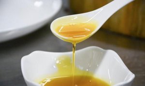 ​鸡油能吃吗，鸡汤里的油能拌饭吃吗？