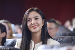 ​佟丽娅卢婧姗等现身《前任 4：英年早婚》北京首映礼