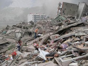 ​汶川地震救援英雄事迹（地震中的少年英雄）