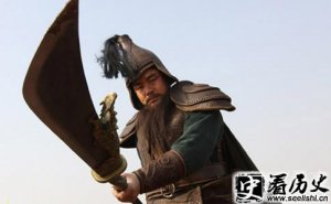 ​小说里关胜卖刀的原因是什么