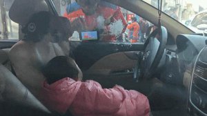 ​陕西 1 岁女童被反锁车内，紧急救援！