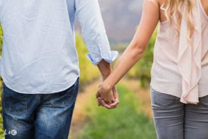 ​小说：她曾被妹妹陷害，蛰伏多年终于报仇，让妹妹跪下喊自己爸爸