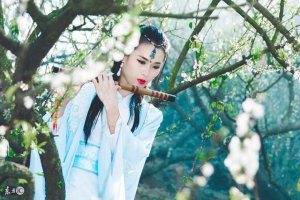 ​小说：堂堂皇子如今沦落为舔狗，众人眼中的废物却是他的梦中情人