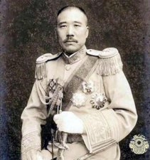 ​民国9大悍匪老照片：图4是漂亮女土匪驼龙，图7是汉奸土匪谢文东