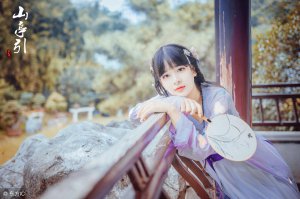 ​小说：从小练武生性豪爽的她，意外穿越，如今每天只能被迫装淑女