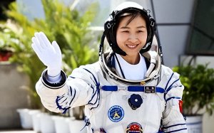​中国首位女航天员刘洋，结婚8年未生子，飞天前为丈夫留2条遗言