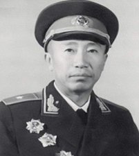 ​55年中央授解方为少将，彭德怀听后掀桌：他要是少将，我顶多中将