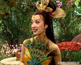 ​金巧巧不仅是皇族后代，连出行都专机接送，生日来的也都是大牌