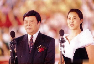 ​倪萍儿子虎子：40岁生下患先天疾病的儿子，求医的背后都是辛酸泪