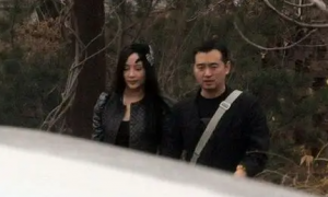 孔令辉的妻子杨舒婷，和三流女演员出入千万公寓