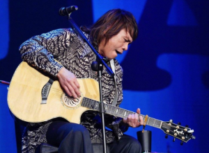 ​伍佰经典歌曲30首，伍佰的全部歌曲大全